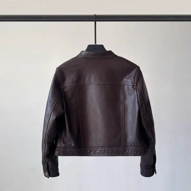 Veste courte en cuir marron à boutons