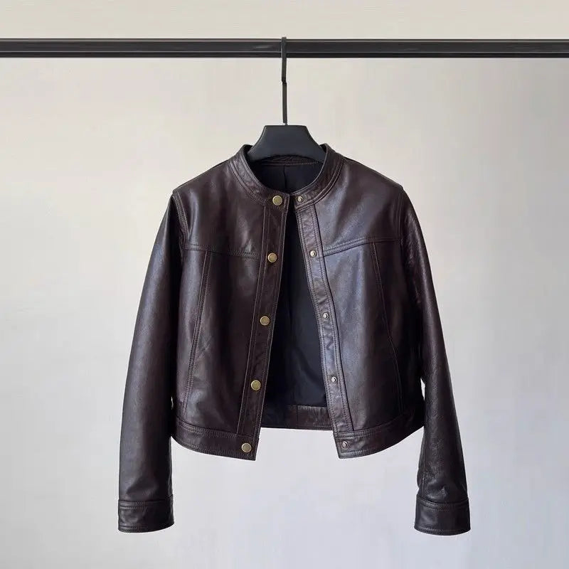 Veste courte en cuir marron à boutons