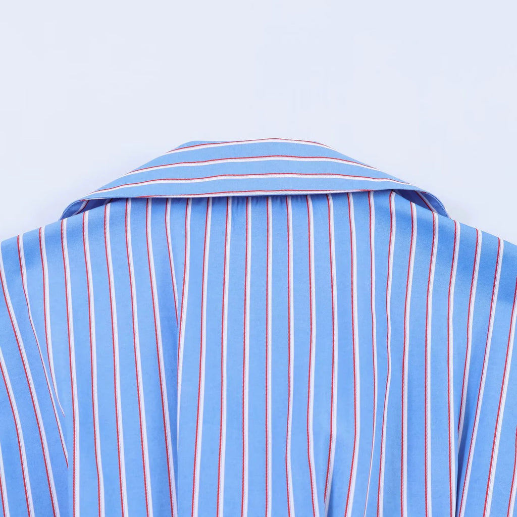 Chemise cintrée à plis bleu rayé