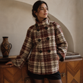 Warm Checkered Turtleneck Shoulder Straight Coat Women Double Breasted Full Sleeve Middle Long Coat Lady Autumn Winter Chic Coat, éditorial