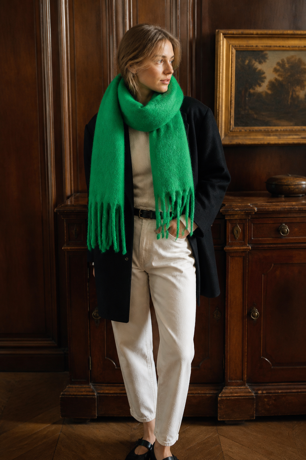 Écharpe vert à franges, éditorial