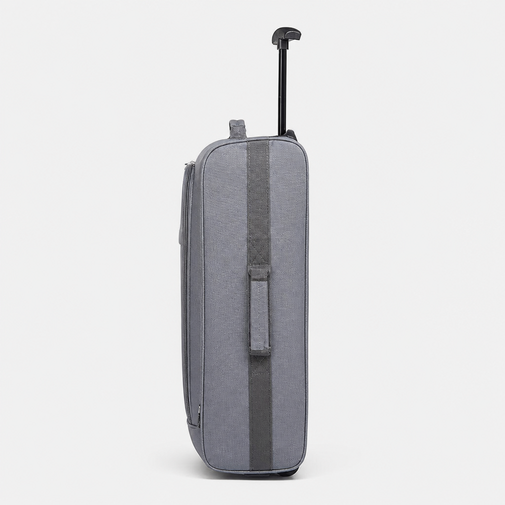 Valise cabine souple grise, profil studio gris