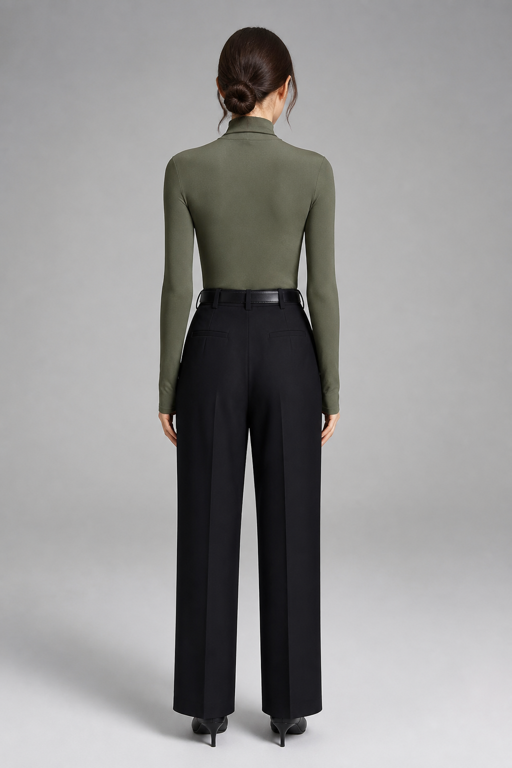 Pull col montant vert olive, studio dos