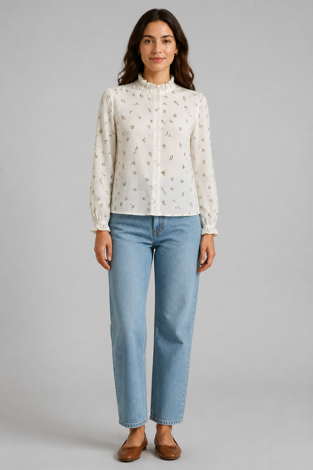 Chemise en coton à col volanté rose, studio face