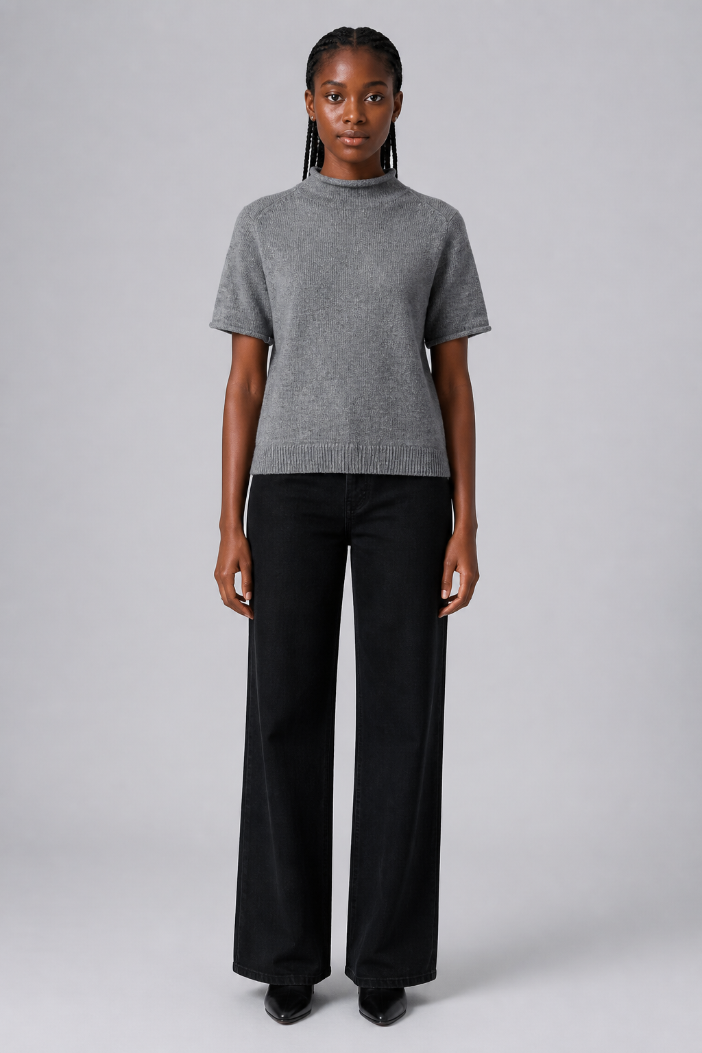 Pull manches courtes col montant gris, studio face