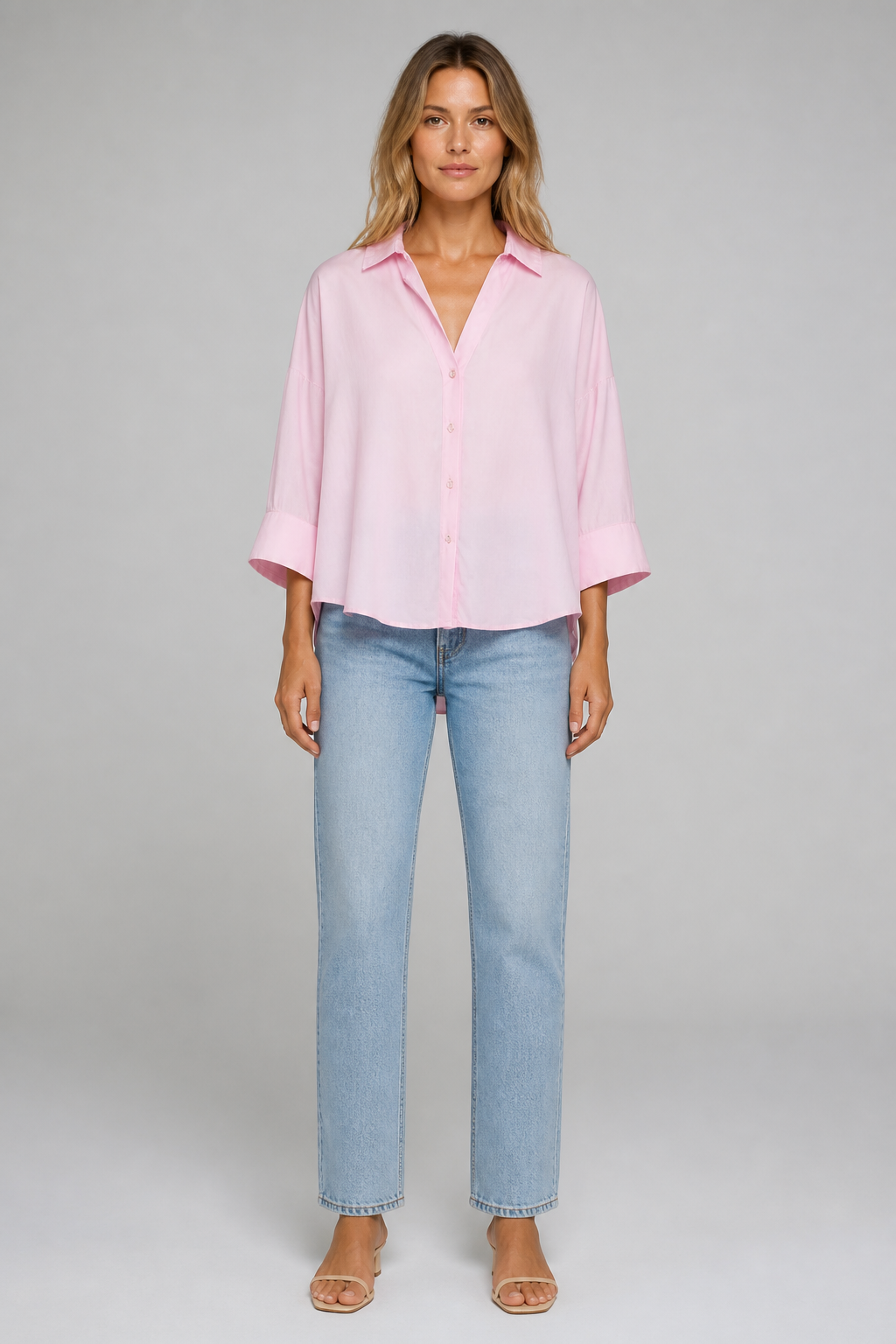 Chemise oversize rose à manches larges, studio face