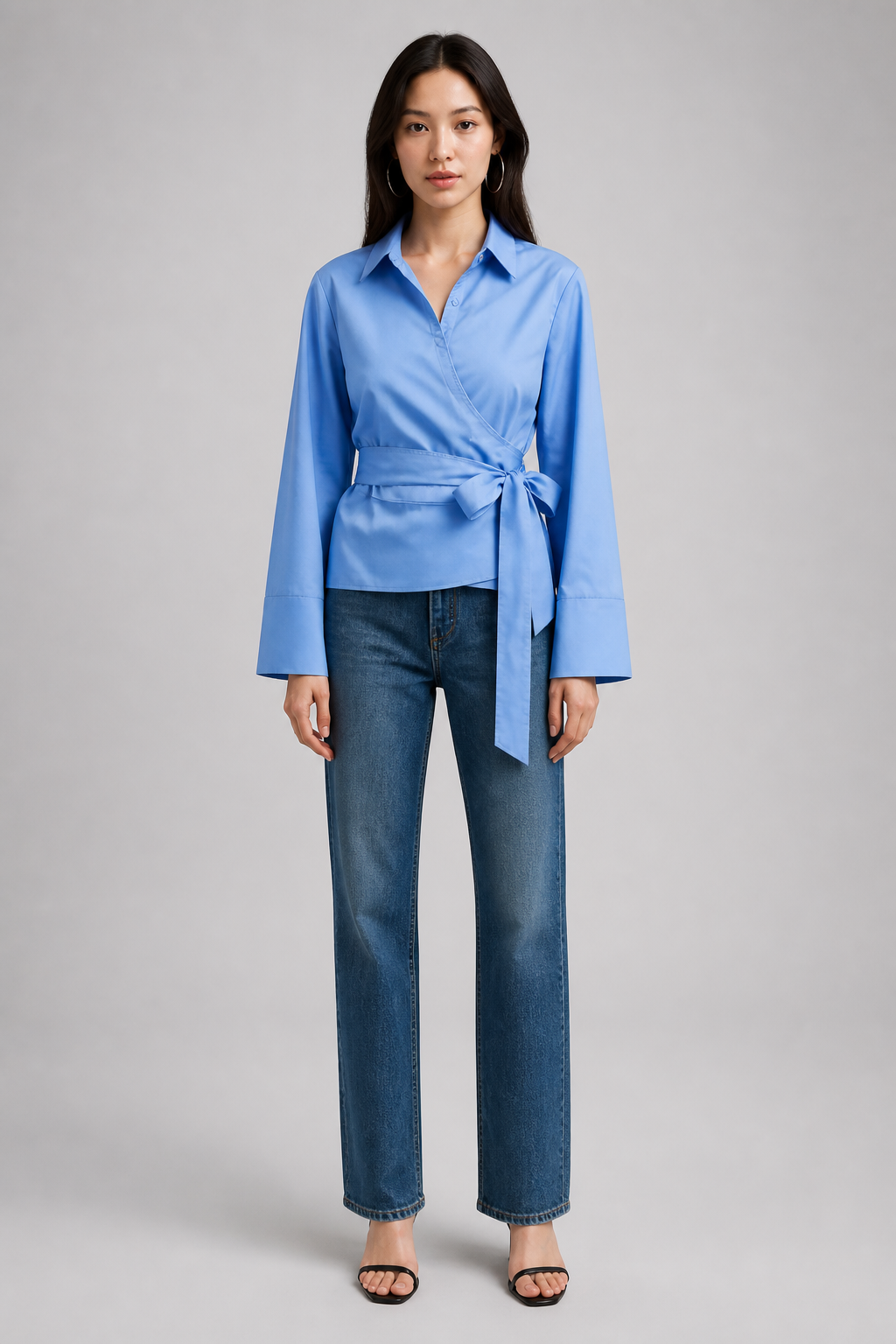 Chemise courte bleu ciel à nouer, studio face