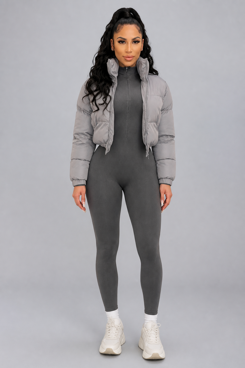 Doudoune courte zippée gris perle, studio face