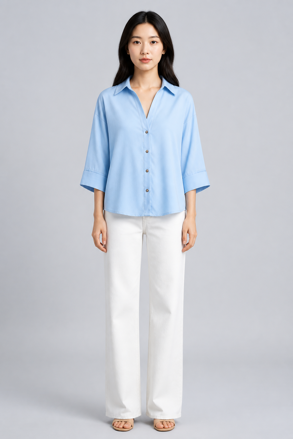 Chemise ample à manches larges bleu ciel, studio face