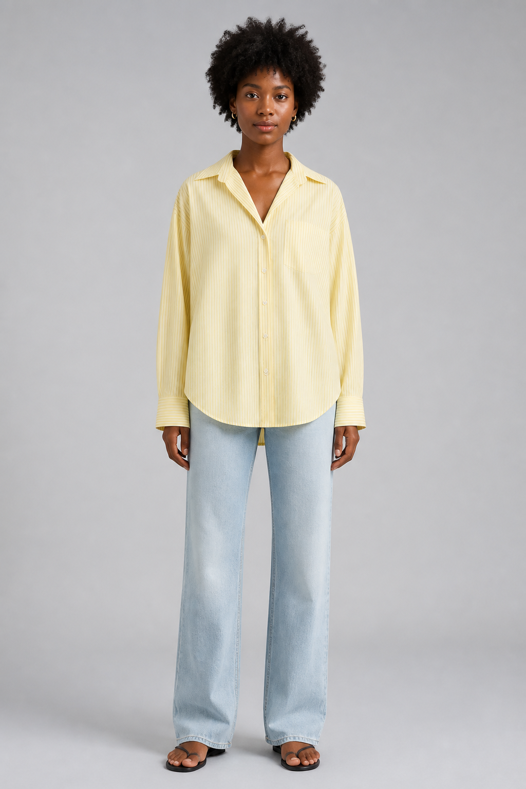Chemise rayée jaune à col classique, studio face