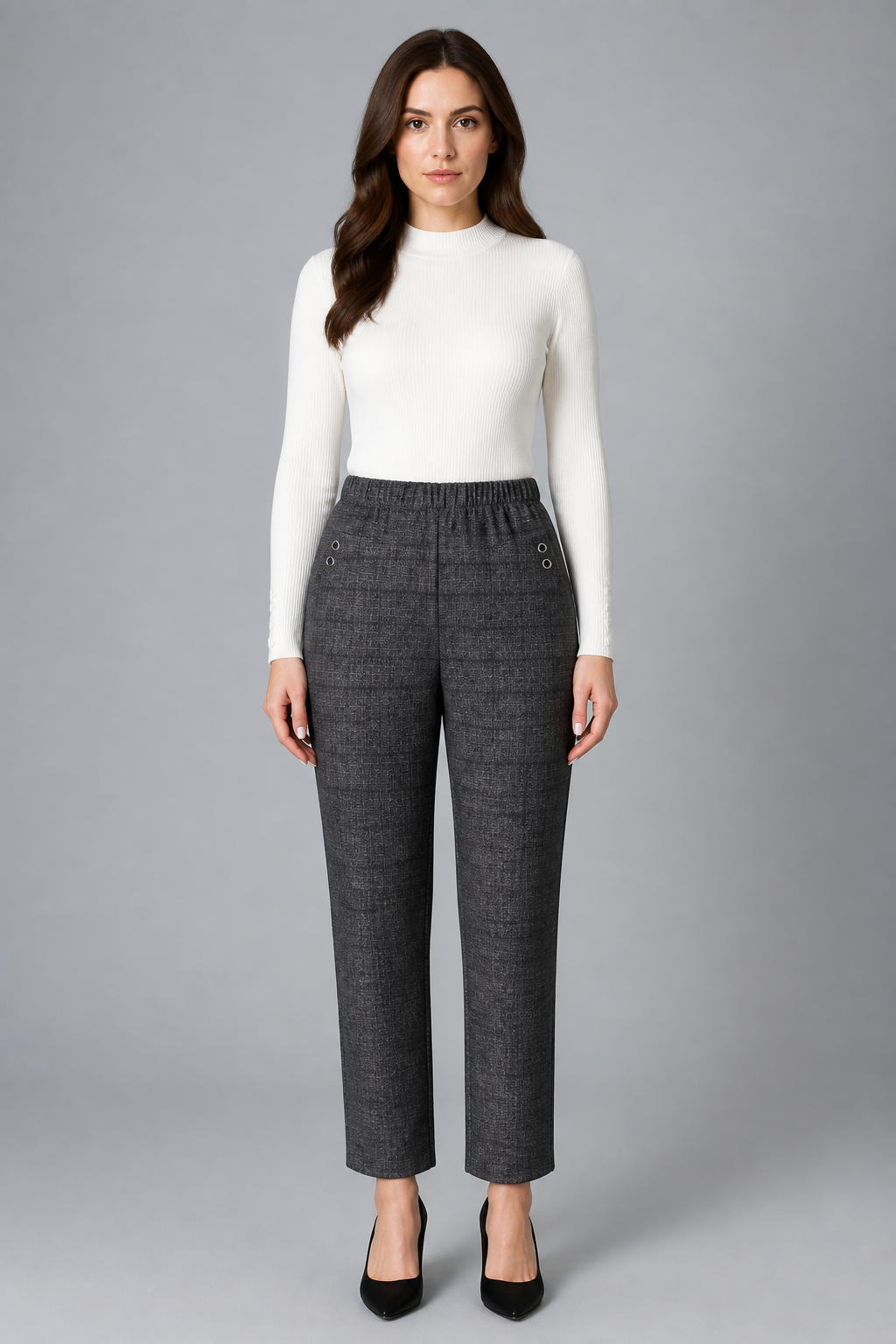 Pantalon droit taille haute à carreaux gris, studio face